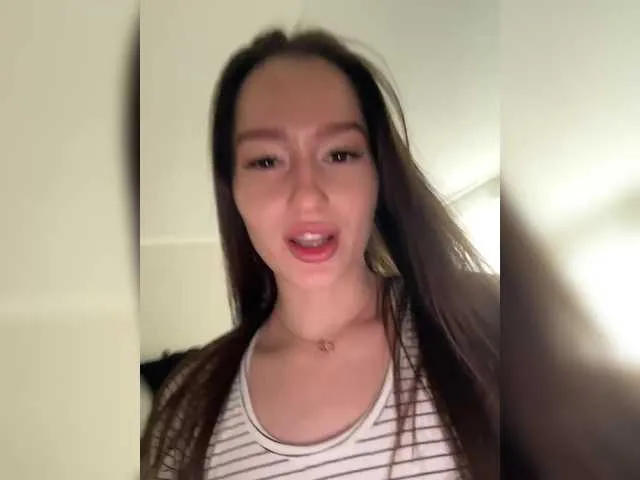 Live sex webcam photo for whiteTEAa #291183837