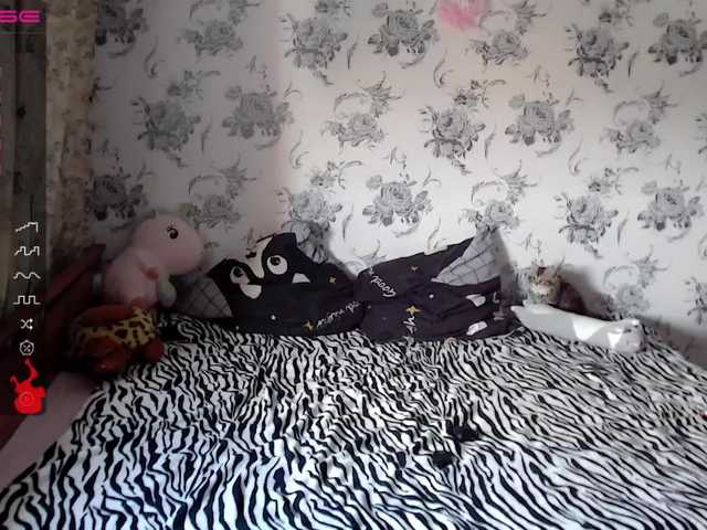 Live sex webcam photo for whiteprincess #274147528