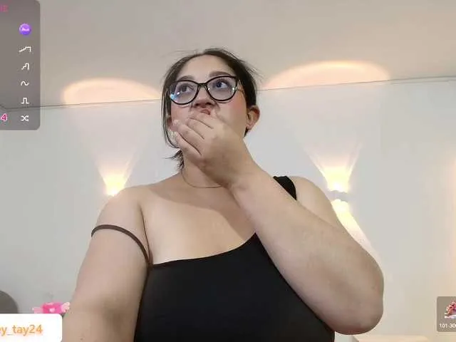 Live sex webcam photo for whitney-tay #290478439