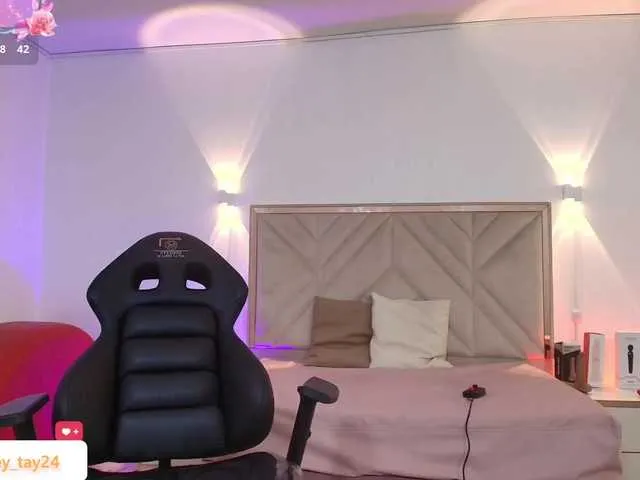 Live sex webcam photo for whitney-tay #290619423