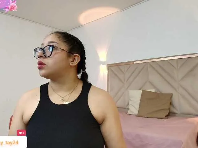 Live sex webcam photo for whitney-tay #290694387