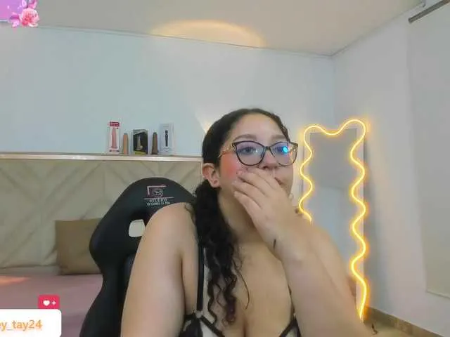 Live sex webcam photo for whitney-tay #290715349