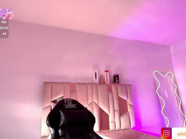 Live sex webcam photo for whitney-tay #290731398