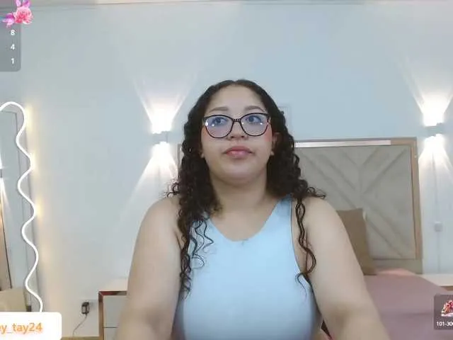 Live sex webcam photo for whitney-tay #290790639