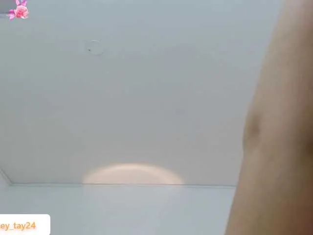 Live sex webcam photo for whitney-tay #290852076