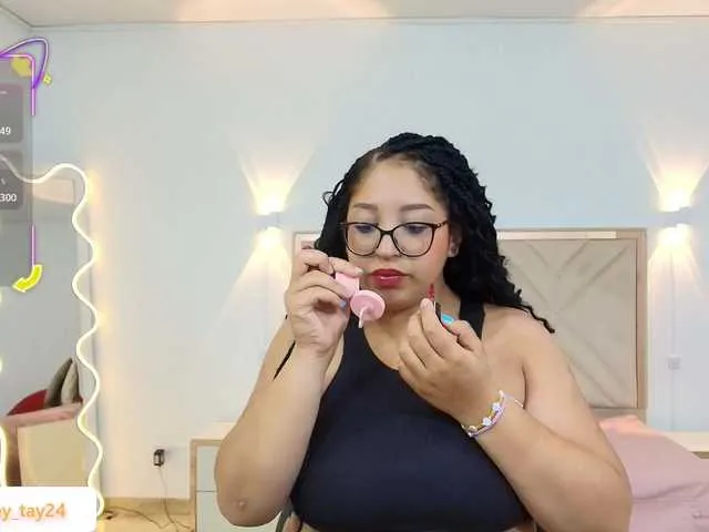 Live sex webcam photo for whitney-tay #290995676
