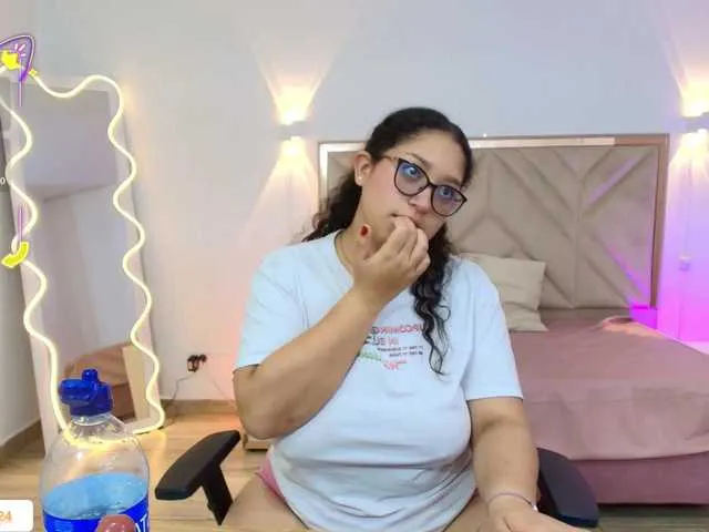 Live sex webcam photo for whitney-tay #291336954