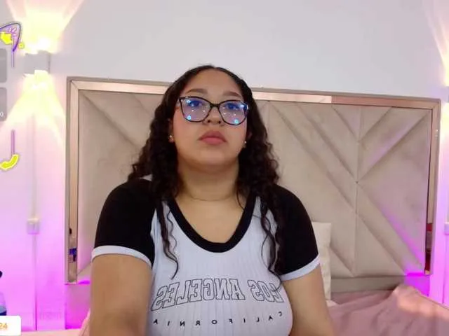 Live sex webcam photo for whitney-tay #291344406