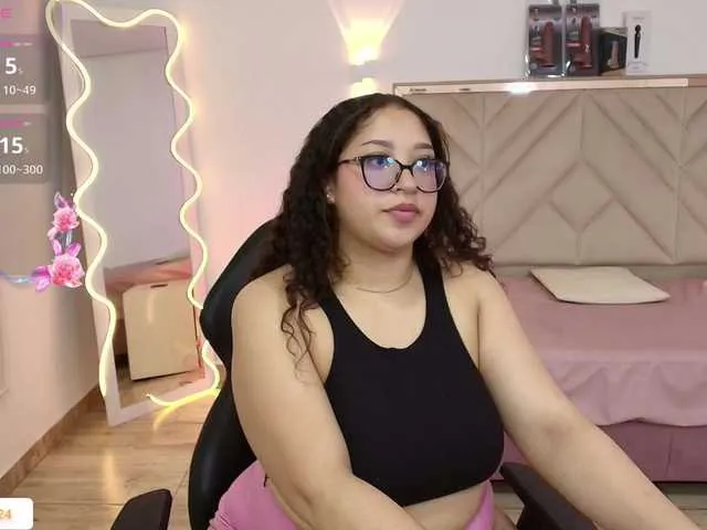 Live sex webcam photo for whitney-tay #291444812