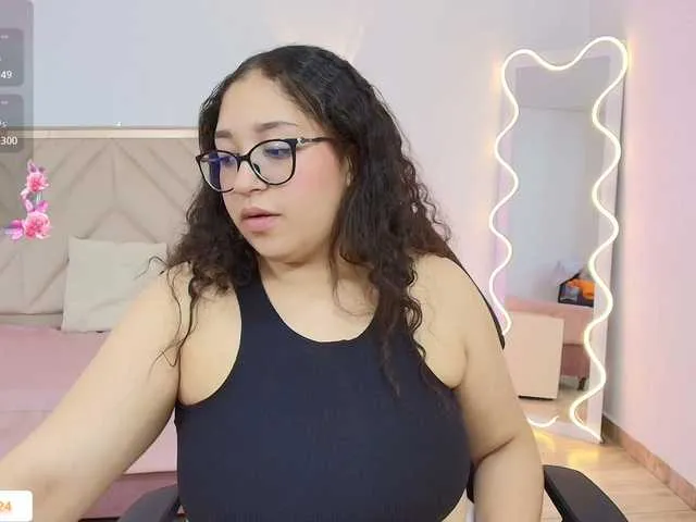 Live sex webcam photo for whitney-tay #291620827