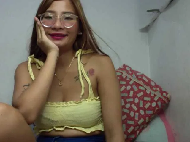 Live sex webcam photo for wildAlessia #273835159