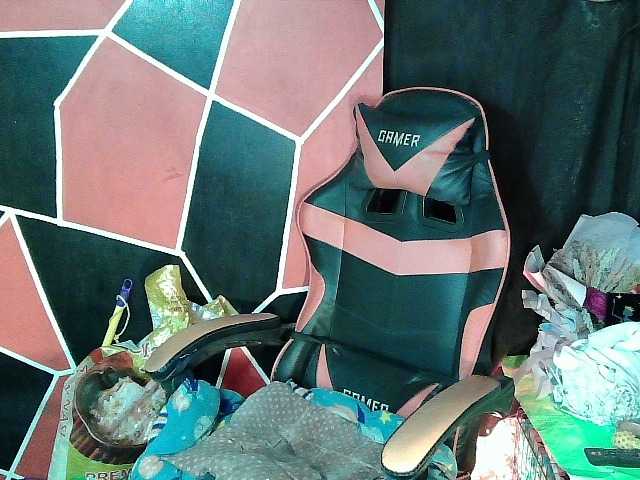 Live sex webcam photo for wildkimts #292363088