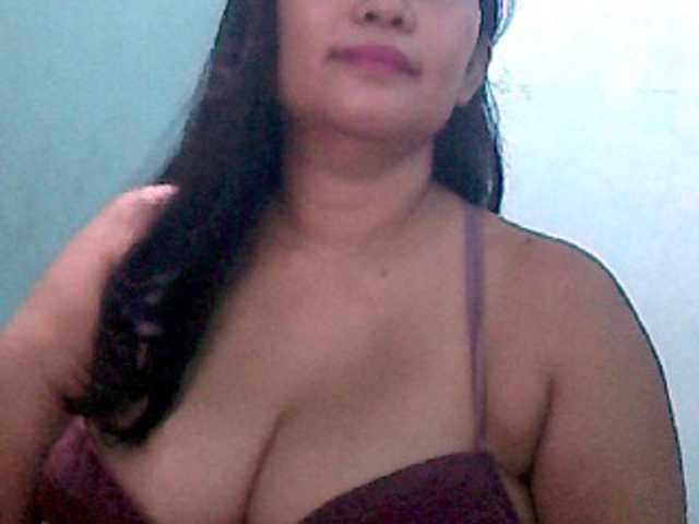 Live sex webcam photo for wildmom4u #271707350