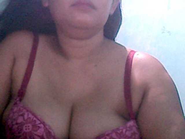 Live sex webcam photo for wildmom4u #272942027