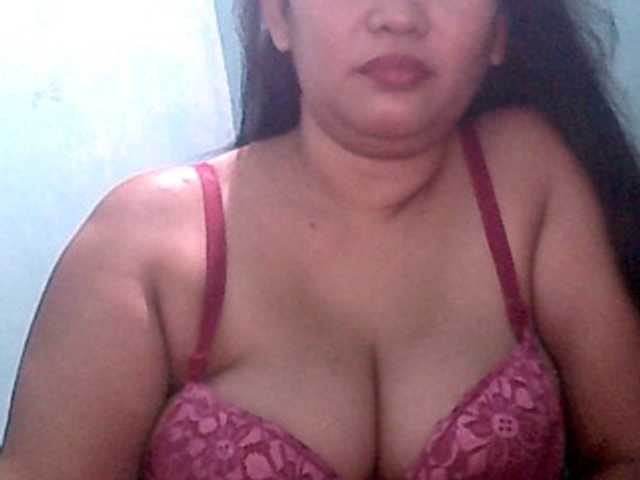 Live sex webcam photo for wildmom4u #272979545