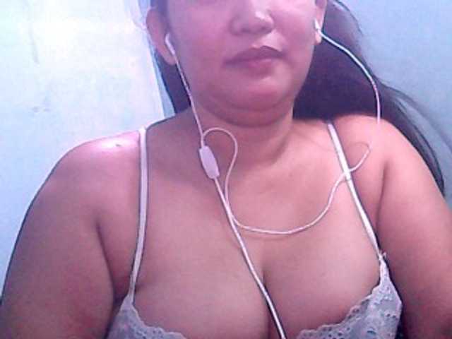 Live sex webcam photo for wildmom4u #273254181