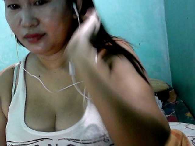 Live sex webcam photo for wildmom4u #273948422