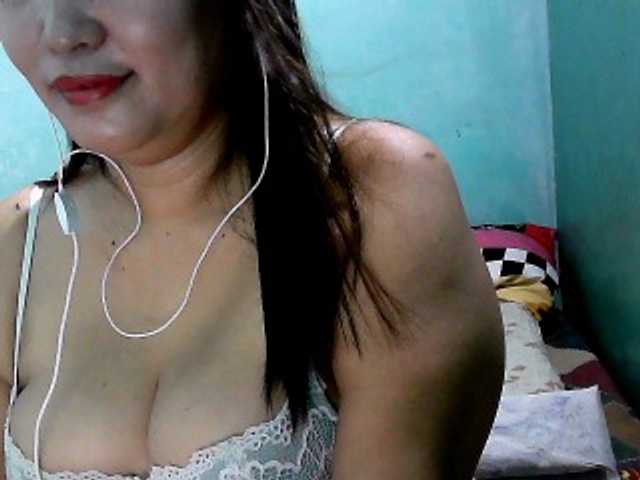 Live sex webcam photo for wildmom4u #274072777