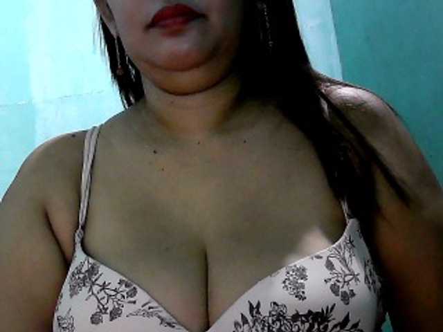 Live sex webcam photo for wildmom4u #274253164