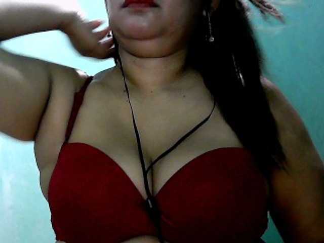 Live sex webcam photo for wildmom4u #274305375