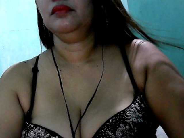 Live sex webcam photo for wildmom4u #274407550