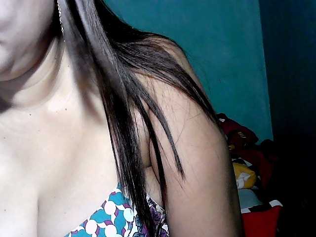 Live sex webcam photo for wildmom4u #274637210