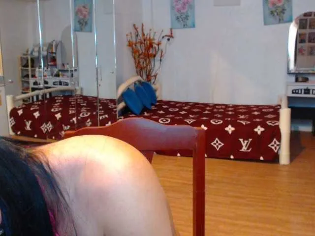 Live sex webcam photo for wildsexcum4u #274311957