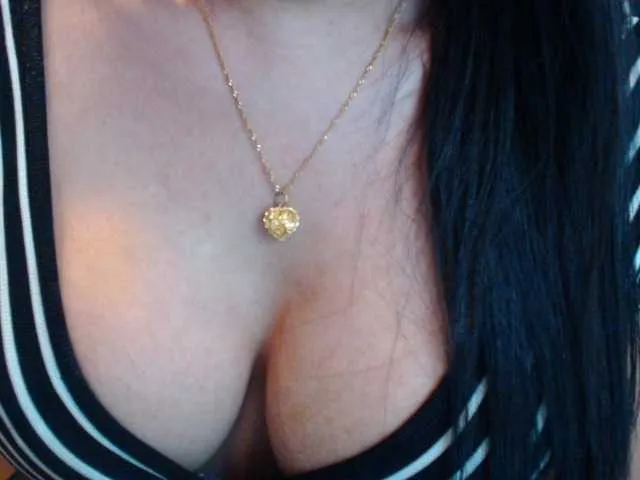 Live sex webcam photo for wildsexcum4u #277449406