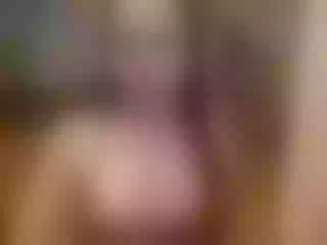 Live sex webcam photo for wildsexcum4u #281405771