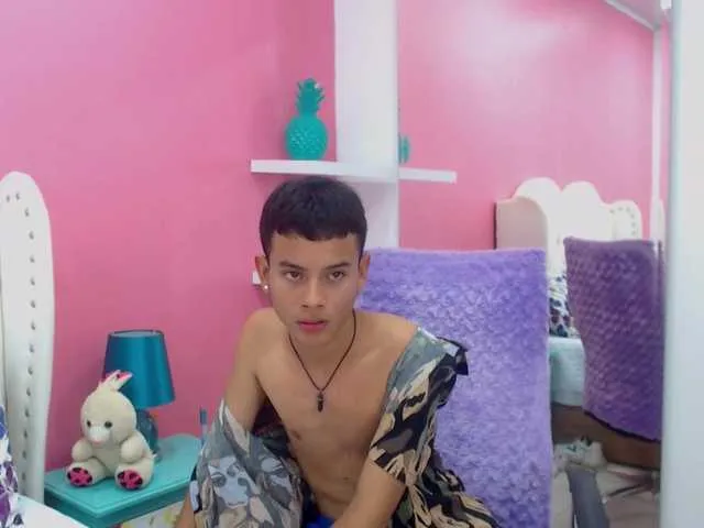Live sex webcam photo for willycollins #274209511
