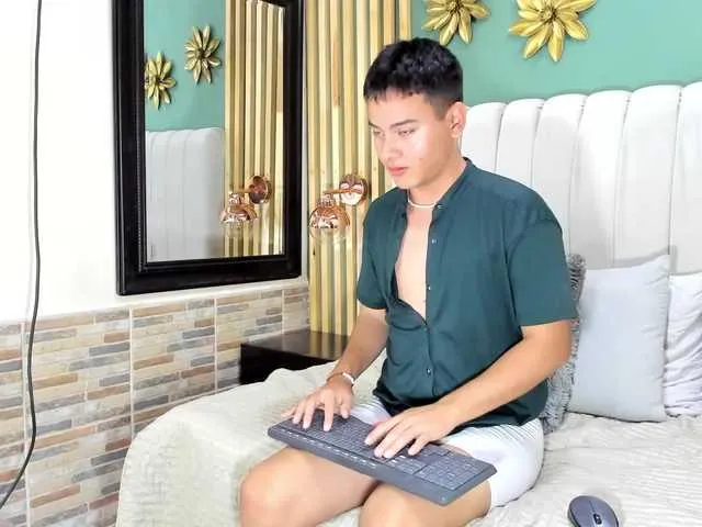 Live sex webcam photo for willycollins #275733500