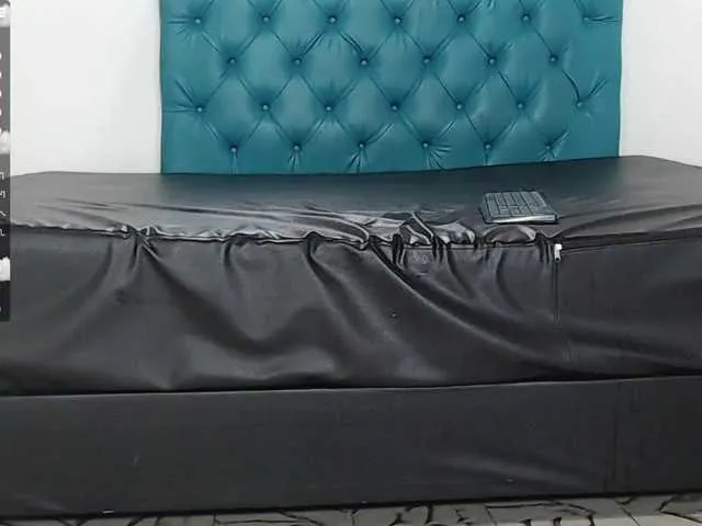 Live sex webcam photo for wondergirls4 #274548432