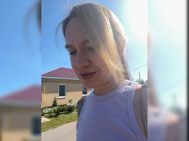 Live sex webcam photo for x-----x #275883158