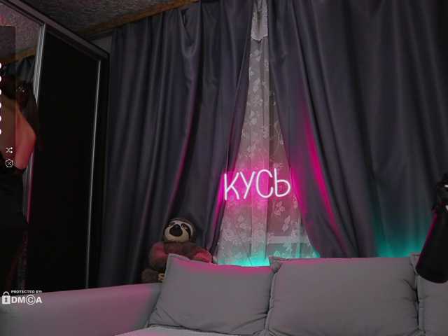 Live sex webcam photo for x-----x #276104380
