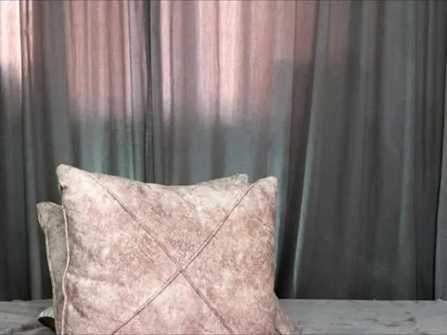 Live sex webcam photo for x-----x #292219654