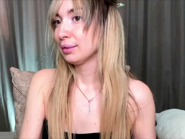 Live sex webcam photo for x-----x #292281911