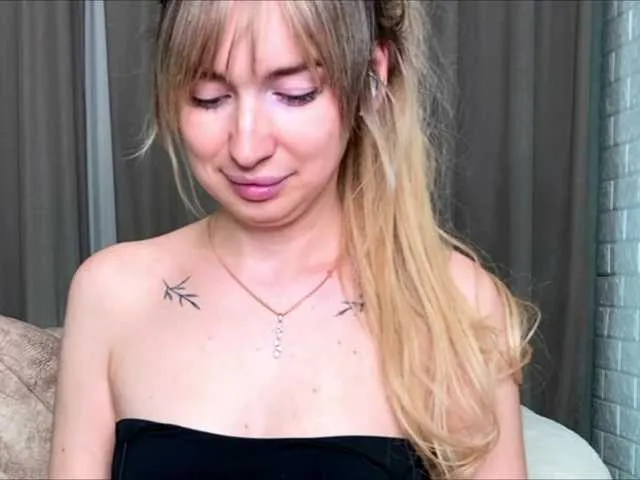 Live sex webcam photo for x-----x #292311870