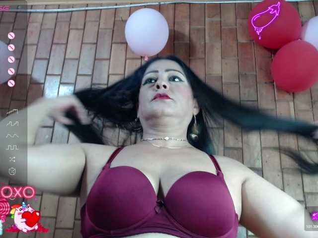 Live sex webcam photo for x-candela-x #277913648