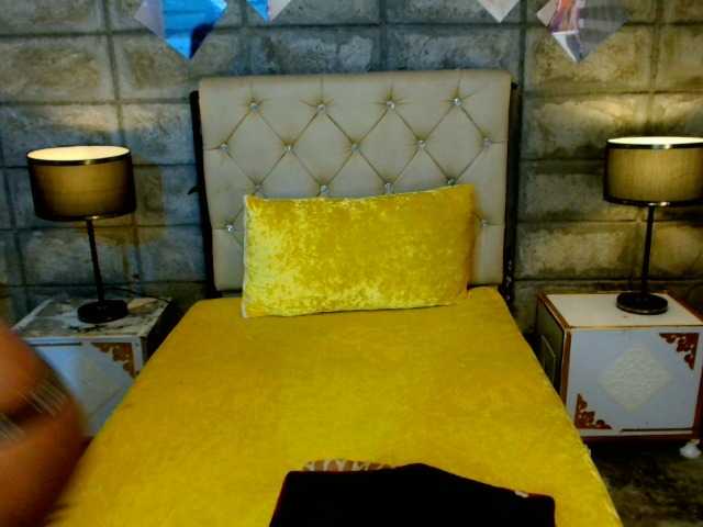 Live sex webcam photo for xMONSTERanac0nda #289822376