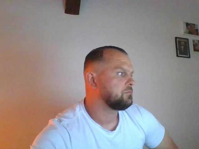 Live sex webcam photo for xMarcusx96 #275611120