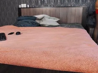 Live sex webcam photo for xMira #181892192