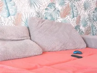 Live sex webcam photo for xMira #182132510