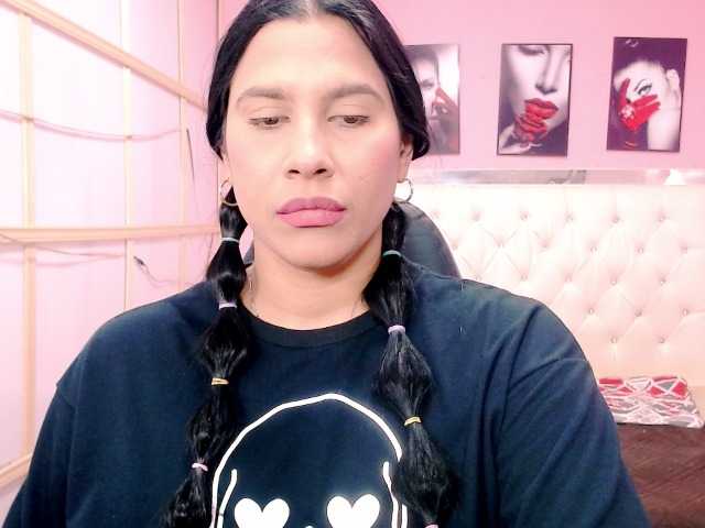 Live sex webcam photo for xPrettyhellen #271903077