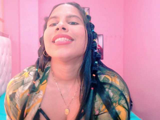 Live sex webcam photo for xPrettyhellen #272704188