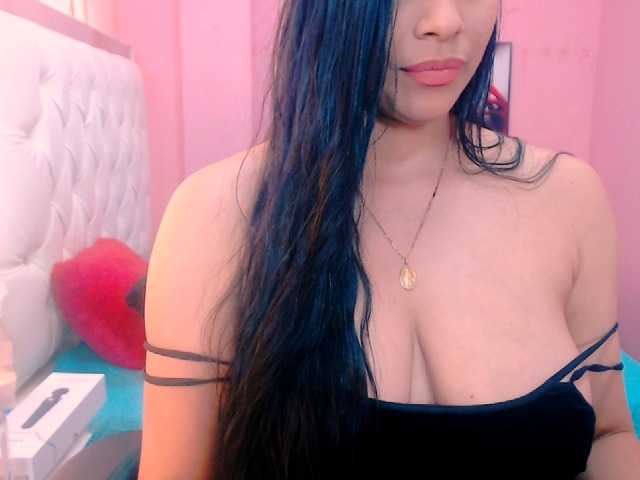 Live sex webcam photo for xPrettyhellen #272824428