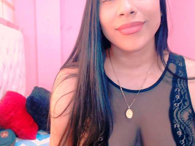 Live sex webcam photo for xPrettyhellen #272901637