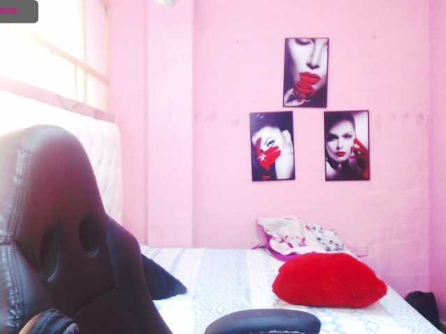 Live sex webcam photo for xPrettyhellen #273195003