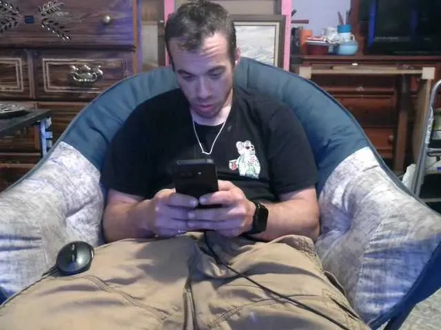 Live sex webcam photo for xScubaStevex #291203941