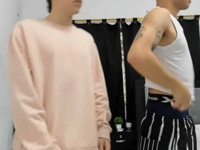 Live sex webcam photo for xXHotYoungBoysxx #277516185