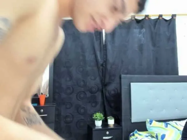 Live sex webcam photo for xXHotYoungBoysxx #277531684